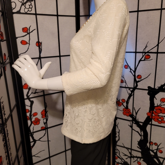 LA VANYA BEAUTIFUL LACY LADIES TOP SIZE MEDIUM/JEWELED PEARL NECKLIN - Picture 7 of 10